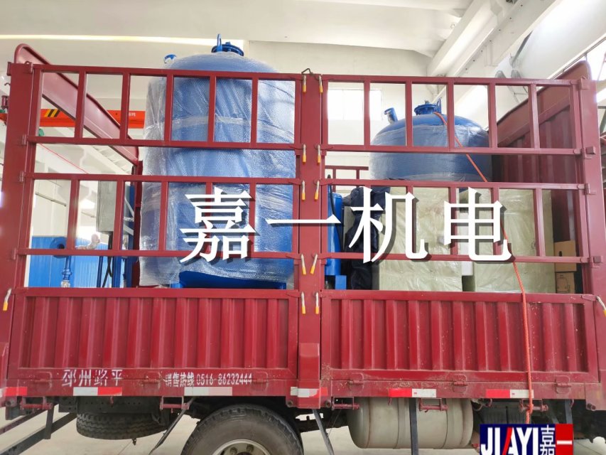 中電二預(yù)定的旁流水處理器，全自動(dòng)加藥裝置，定壓補(bǔ)水裝置，水箱水處理器全部調(diào)試運(yùn)行好