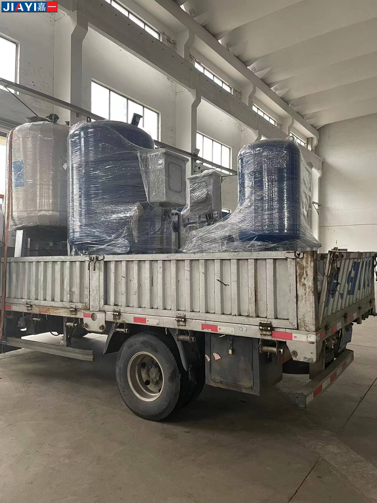 上海專車直達定壓補水機組3套，全自動加藥裝置2套